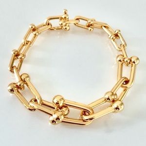Gold Hardware Graduated Link U Chain Bracelet